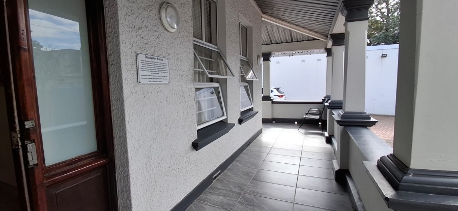 8 Bedroom Property for Sale in Southernwood Eastern Cape